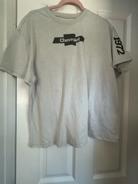 Men’s Light Gray Graphic Tee - 1972 Logo
